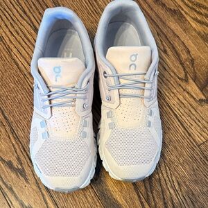 On Running women’s  Light  Pale Pink Mesh Sneakers